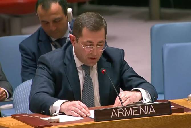 Потребовать от Азербайджана снятия блокады коридора, развернуть миссию по 
установлению фактов: обращение РА в Совбез ООН
