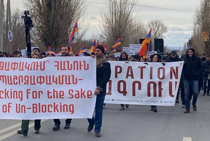 Gyumri police detain over 60 demonstrators attempting to block Russian military base 
over Lachin Corridor 