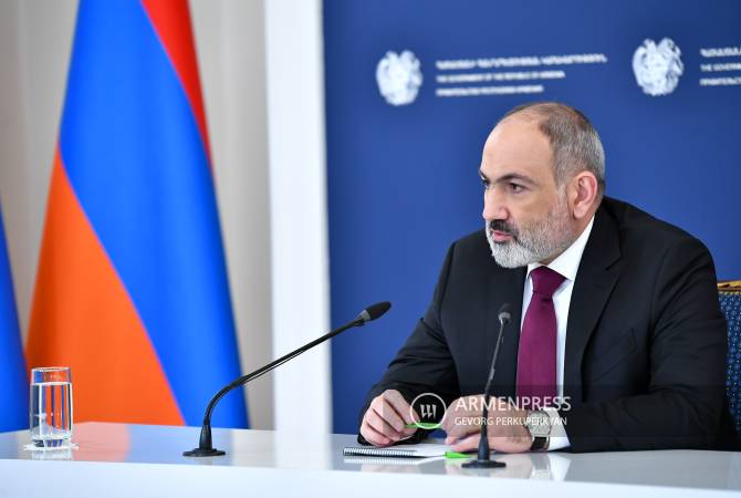 بإجابة لسؤال إذا أرمينيا ستنسحب من معاهدة الأمن الجماعي إذا لم يُفتح ممر لاتشين باشينيان 
يقول أنه لايجب التحدث بإنذارات