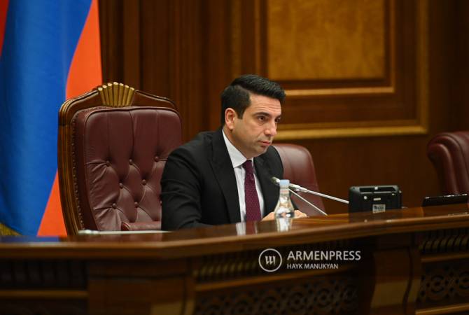 Спикер НС Армении не исключает возможности онлайн-обсуждения сложившейся 
ситуации с депутатами НС Арцаха