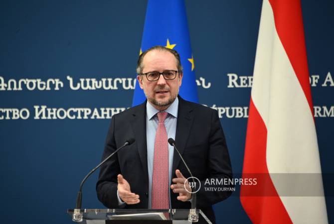 Глава МИД Австрии призвал Азербайджан открыть Лачинский коридор