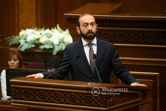 Именно азербайджанская сторона прекратила обсуждение текста мирного договора: 
глава МИД Армении