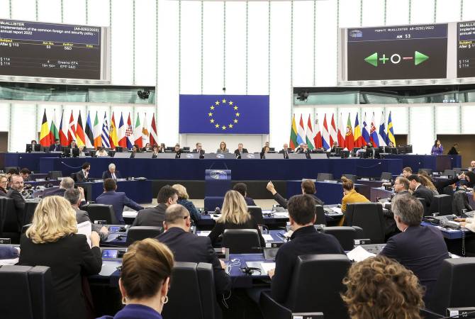 European Parliament adopts resolution calling on Azerbaijan to immediately reopen Lachin 
Corridor, consider deployment of OSCE int'l peacekeepers 
