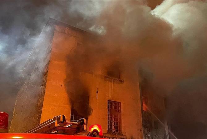 ضحيتيان جراء اندلاع حريق في قسم السكن المجاور للكنيسة الأرمنية الكاثوليكية بإسطنبول