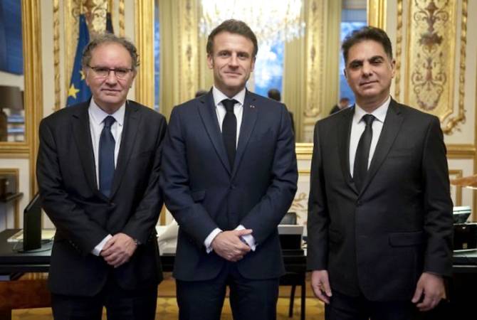 Emmanuel Macron s'entretient de la situation en Artsakh avec  Ara Toranian et Mourad 
Papazian