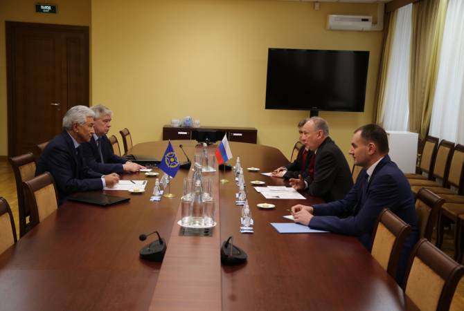 Генсек ОДКБ и секретарь Совбеза РФ обменялись мнениями по обстановке вдоль 
границ ОДКБ