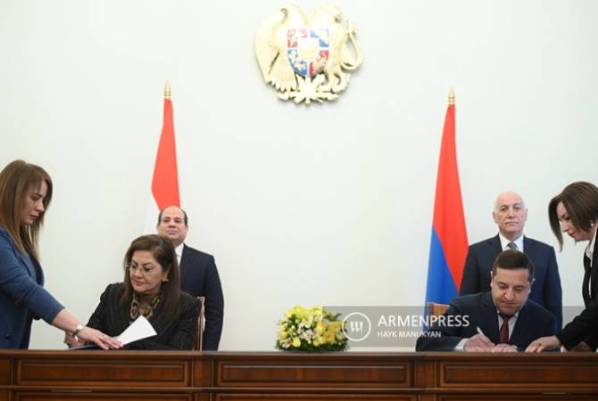 Egypt ready to assume mediation role between Armenia and Azerbaijan, says President 
Abdel Fattah el-Sisi