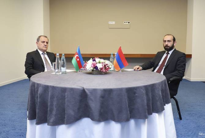 РФ готова организовать в Москве очередную встречу глав МИД Армении и 
Азербайджана 