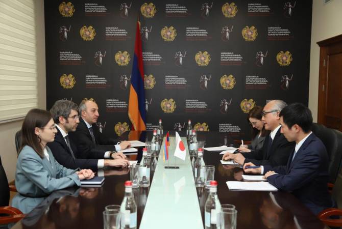 Министр юстиции Армении представил послу Японии реформы в сфере правосудия