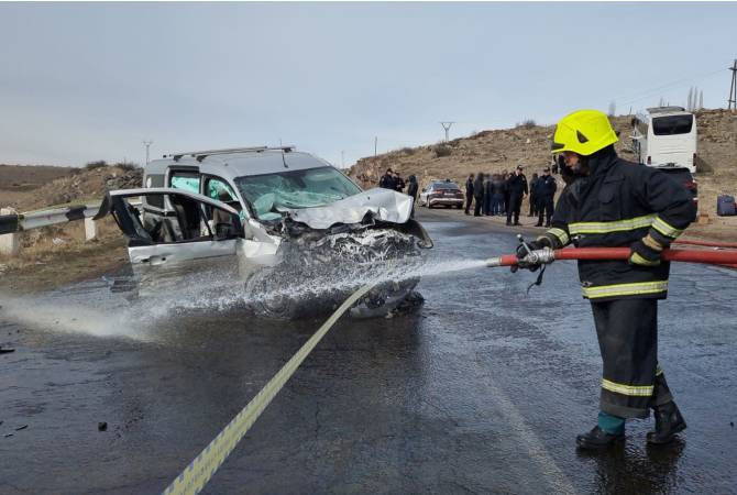  В ДТП на трассе Ереван-Гюмри погиб один человек, состояние двоих тяжелое 