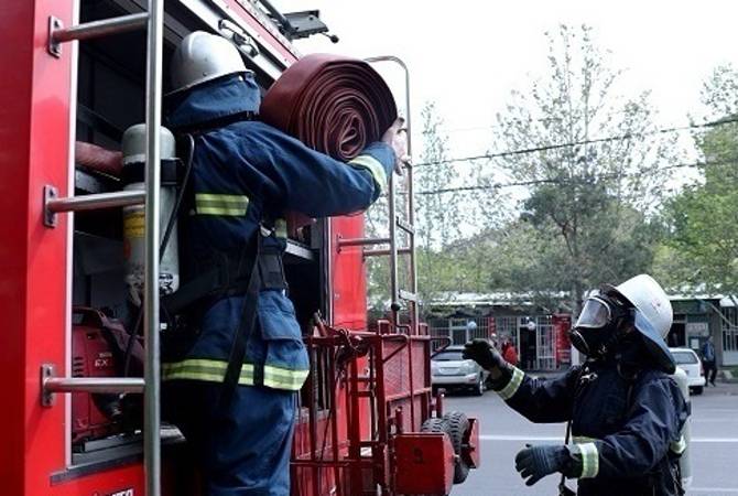  Спасатели  потушили пожар  в одном из домов на улице Себастия в Ереване 