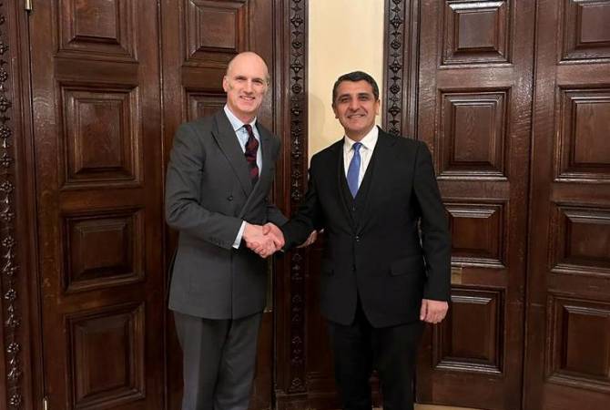 Посол Армении представил Лео Доэрти гуманитарный кризис в Нагорном Карабахе