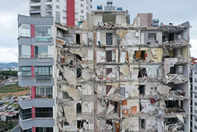 Минстрой РФ готов помочь Турции и Сирии с восстановлением зданий после 
землетрясения