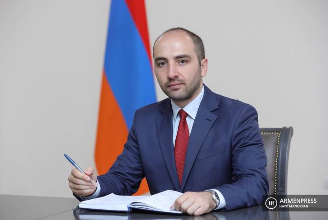 Vahan Hunanián: "Las declaraciones de Azerbaiyán sobre la investigacion de los crímenes 
de sus FFAA son falsas"