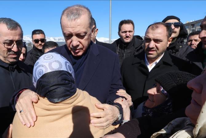  
Эрдоган прилетел в город Газиантеп, пострадавший от землетрясения
 