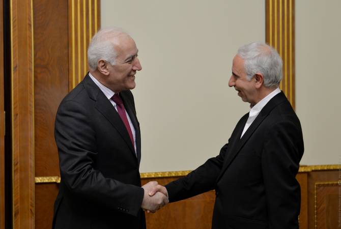  Президент Армении принял Чрезвычайного и Полномочного посла Исламской 
Республики Иран  