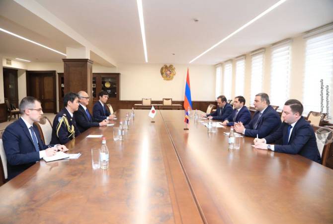  Сурен Папикян, посол Японии в Армении и военный атташе обсудили возможности 
двустороннего сотрудничества в сфере обороны 