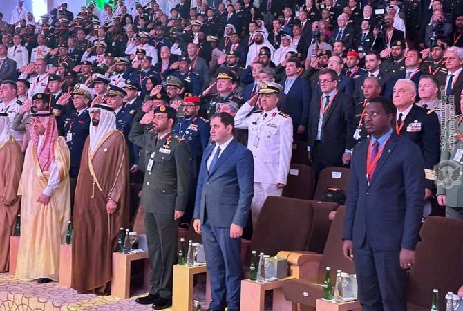 Министр обороны РА принял участие в открытии Международного оборонного 
форума в ОАЭ