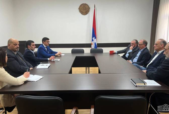  Глава МИД Арцаха встретился с экс-главами МИД  Республики Армения и Республики 
Арцах 