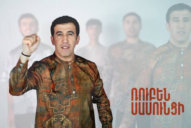 Ruben Sasuntsi mempersembahkan lagu “Yergis Champan” kepada para pecinta musik