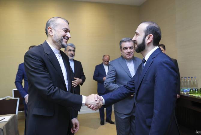 Armenian, Iranian Foreign Ministers meet in Geneva 