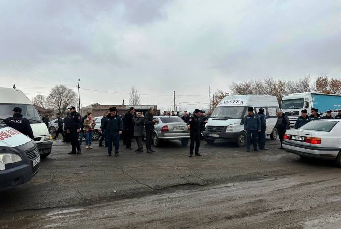 Հրդեհից մահացած զինծառայող Պալյան Պողոսյանի հարազատները փակել էին 
Գյումրի-Երևան ավտոճանապարհը