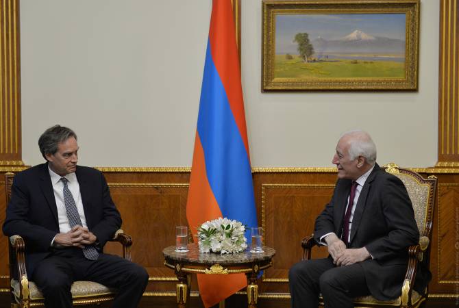  Президент Республики Армении принял директора ЗАО «Международные аэропорты 
Армении» 