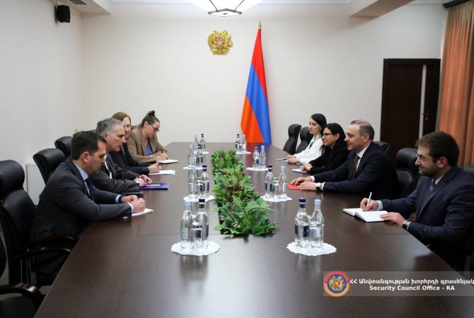  Секретарь СБ Армении принял старшего советника по переговорам на Кавказе, 
сопредседателя МГ ОБСЕ от США 