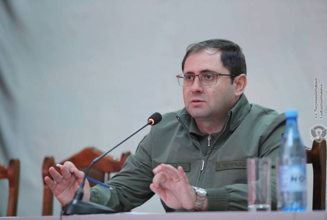 На данный момент скоплений ВС на границах Армении не зафиксировано: министр 
обороны