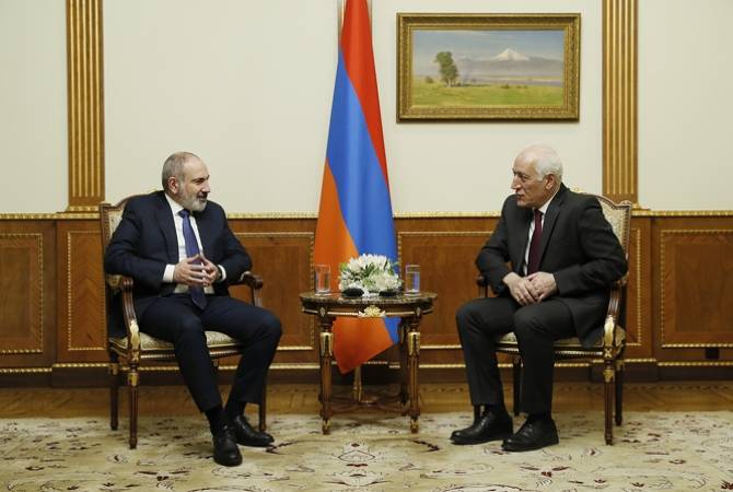  Премьер-министр Никол Пашинян провел встречу с президентом Республики 
Армения Ваагном Хачатуряном 