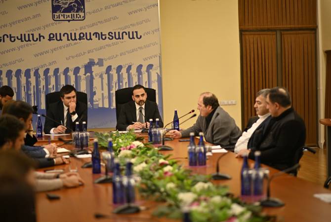 Wakil Walikota Yerevan Avinyan mengadakan pertemuan dengan organisasi non-pemerintah tentang masalah integrasi penyandang cacat