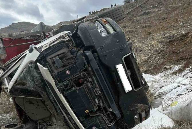 Pengemudi truk yang terguling ke lembah di tikungan Tigranashen tewas