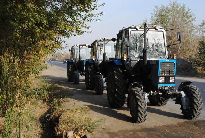 5 traktor, 31 alat pertanian dibeli di wilayah Gegharkunik