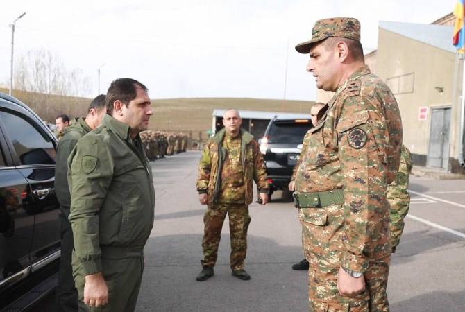 Menteri Pertahanan Republik Armenia mengimbau para prajurit untuk secara ketat mengikuti aturan keselamatan