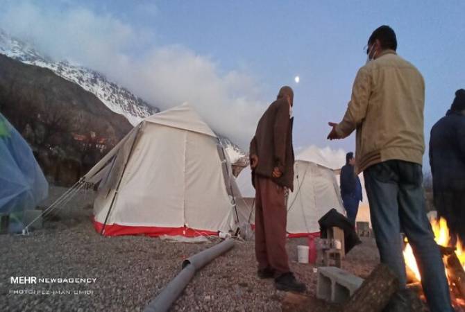 Akibat gempa di Iran, sekitar 7 lusin orang terluka