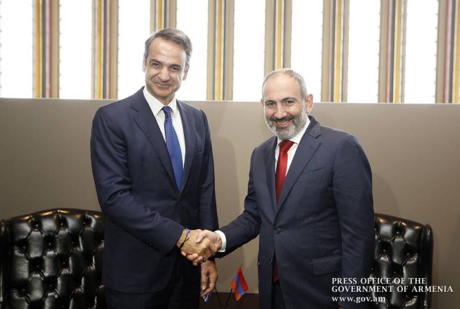 Pashinyan congratulates Greek PM on national holiday 