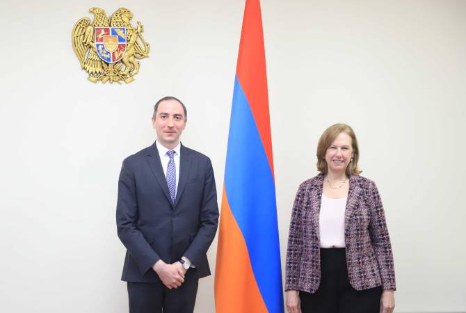  Министр высокотехнологической промышленности Армении принял посла США 