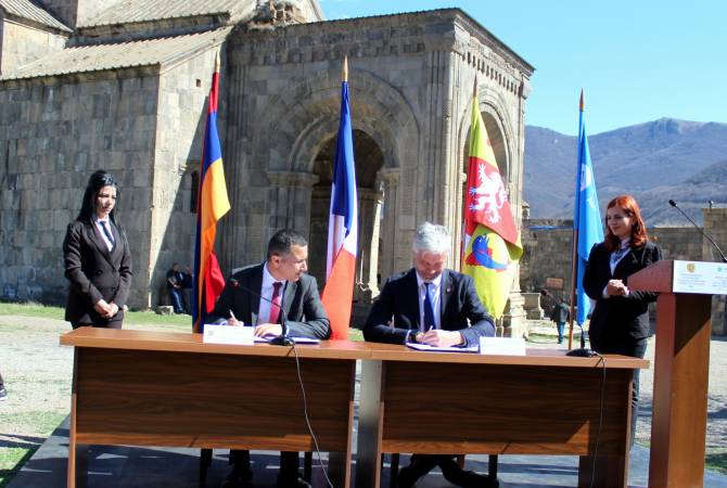La région de Syunik et la région Auvergne-Rhône-Alpes en France ont signé un accord de 
cooperation