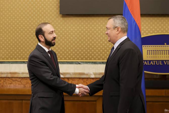 رئيس الوزراء الروماني نيكولاي سيوكا يستقبل بقصر فيكتوريا ببوخارست وزير خارجية أرمينيا آرارات 
ميرزويان وبحث عدة قضايا 