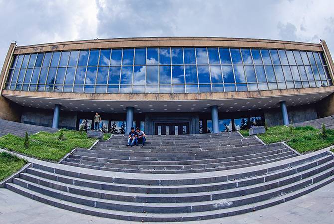 Կառավարությունը գումար է հատկացրել Գյումրու դրամատիկական թատրոնի 
պատուհանների փոխարինման համար