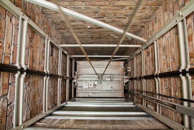  В шахте лифта недостроенного дома в Ереване нашли тело мужчины 