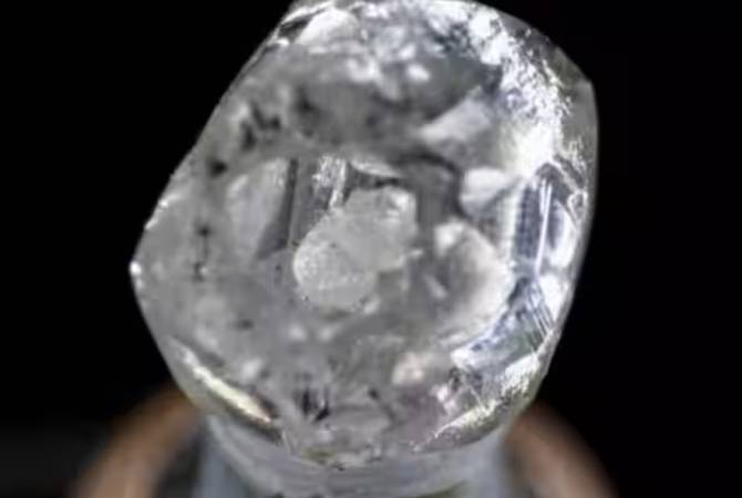 В Индии обнаружили редкий алмаз, напоминающий матрешку