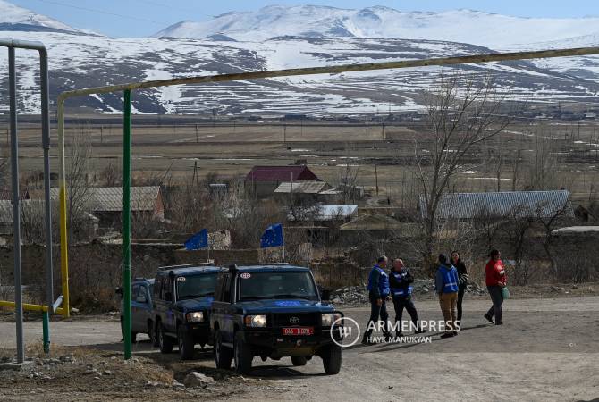 Teğ köyü yakınında Azerbaycan'ın saldırısından sonra AB, Ermenistan devlet sınırının ihlal 
edildiğini kaydetti. Paşinyan