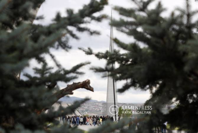 210  եղևնի՝ 41 պետությունների ներկայացուցիչներից. Հայոց ցեղասպանության 
թանգարանի եղևնիների պուրակն ընդարձակվում է