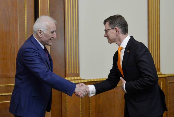 Президент Армении и посол Нидерландов обсудили широкий круг вопросов тесного 
сотрудничества двух стран