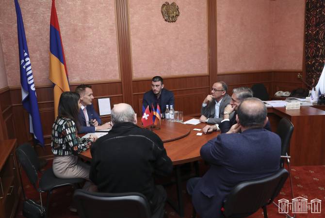 Арцахские армяне не могут жить в составе Азербайджана: глава фракции “Армения” 
послу Швейцарии