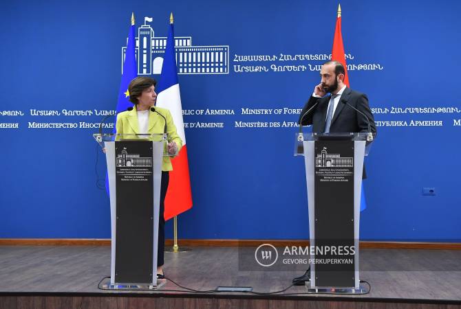 أرمينيا لا تخطط المشاركة في أي مفاوضات بشأن تغيير نظام ممر لاتشين-ميرزويان بمؤتمر صحفي 
مشترك مع كولونا-