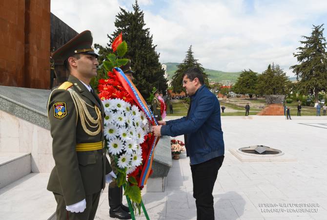 Nagorno Karabakh President, government officials visit Stepanakert Memorial to honor 
fallen troops on May 9