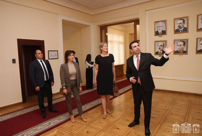 Le Président de l'AN a reçu l'épouse du Premier ministre arménien et la présidente de 
Women Political Leaders

