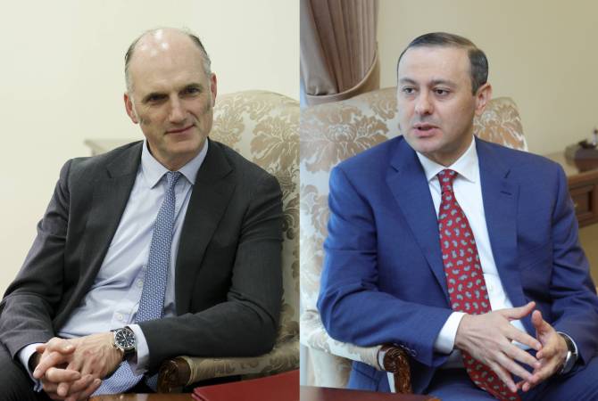 Armen Grigoryan s'est entretenu avec le ministre britannique de l'Europe, Leo Docherty
